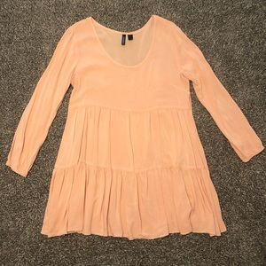 super cute pink blouse!